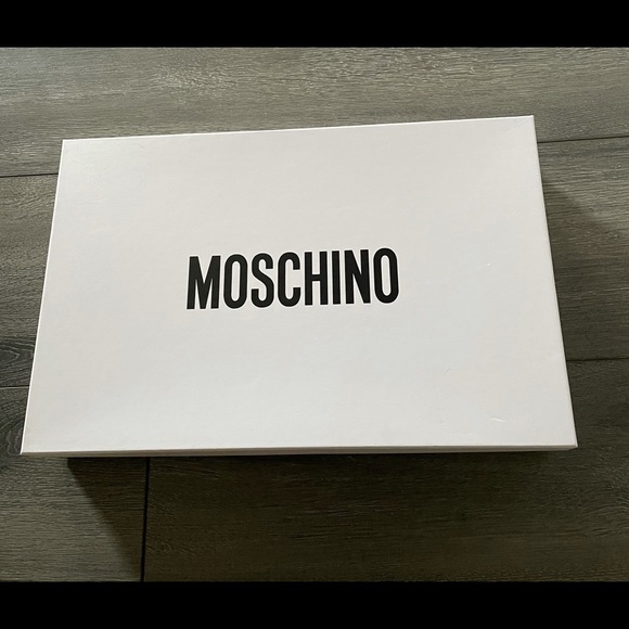 Authentic Moschino Wool Oversized Blanket Scarf - Picture 2 of 5